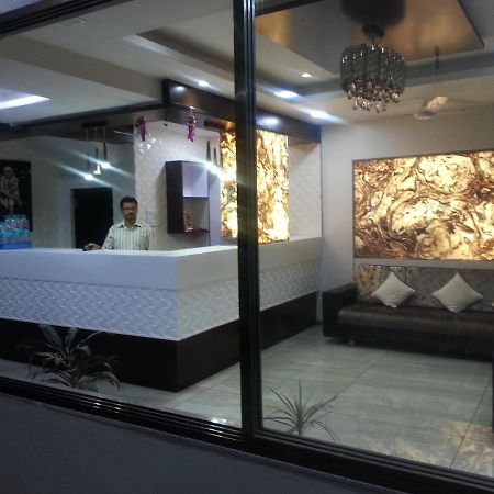 Hotel Sai Suraj Park شيردي المظهر الخارجي الصورة