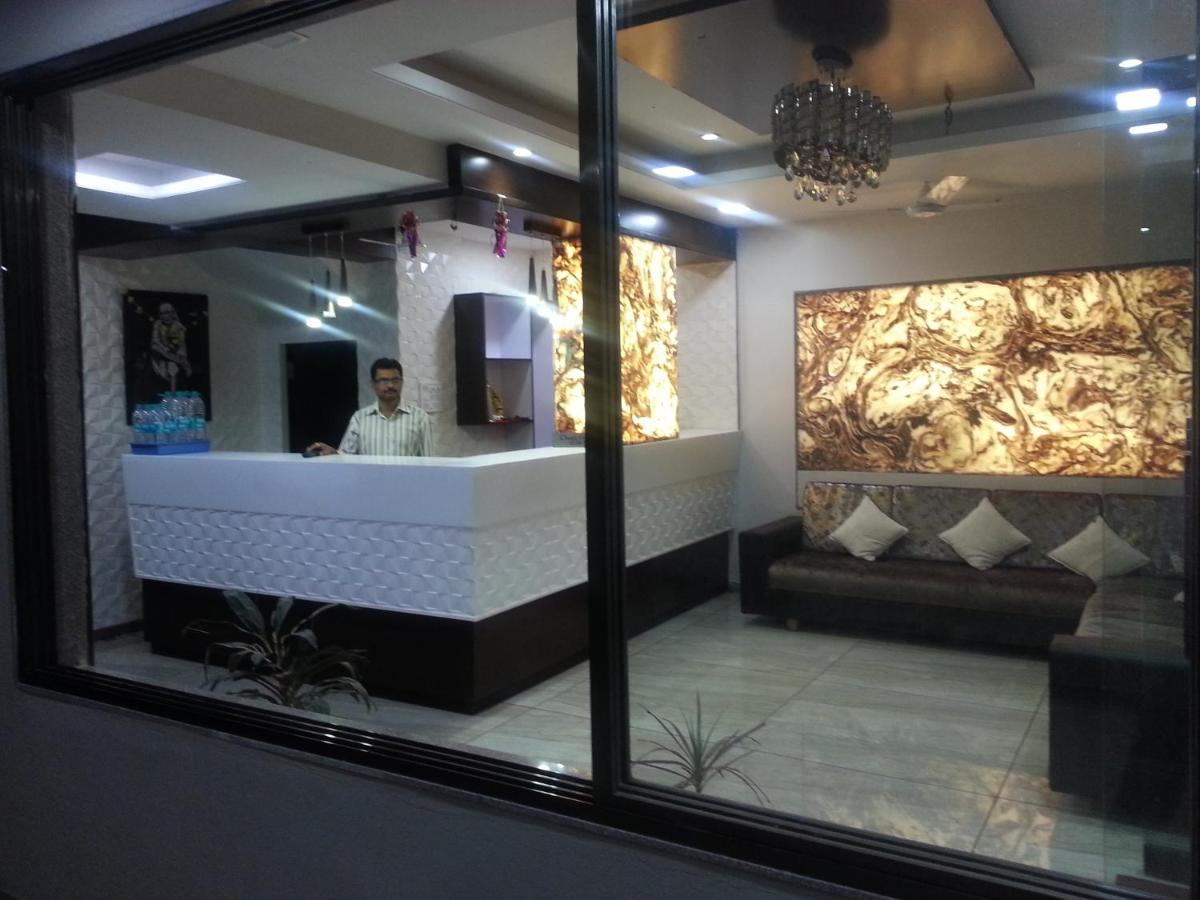 Hotel Sai Suraj Park شيردي المظهر الخارجي الصورة