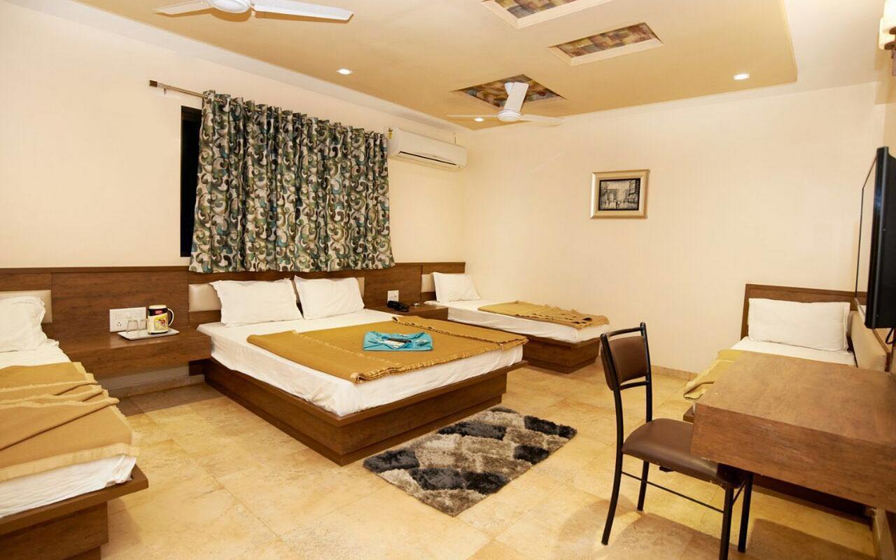 Hotel Sai Suraj Park شيردي المظهر الخارجي الصورة