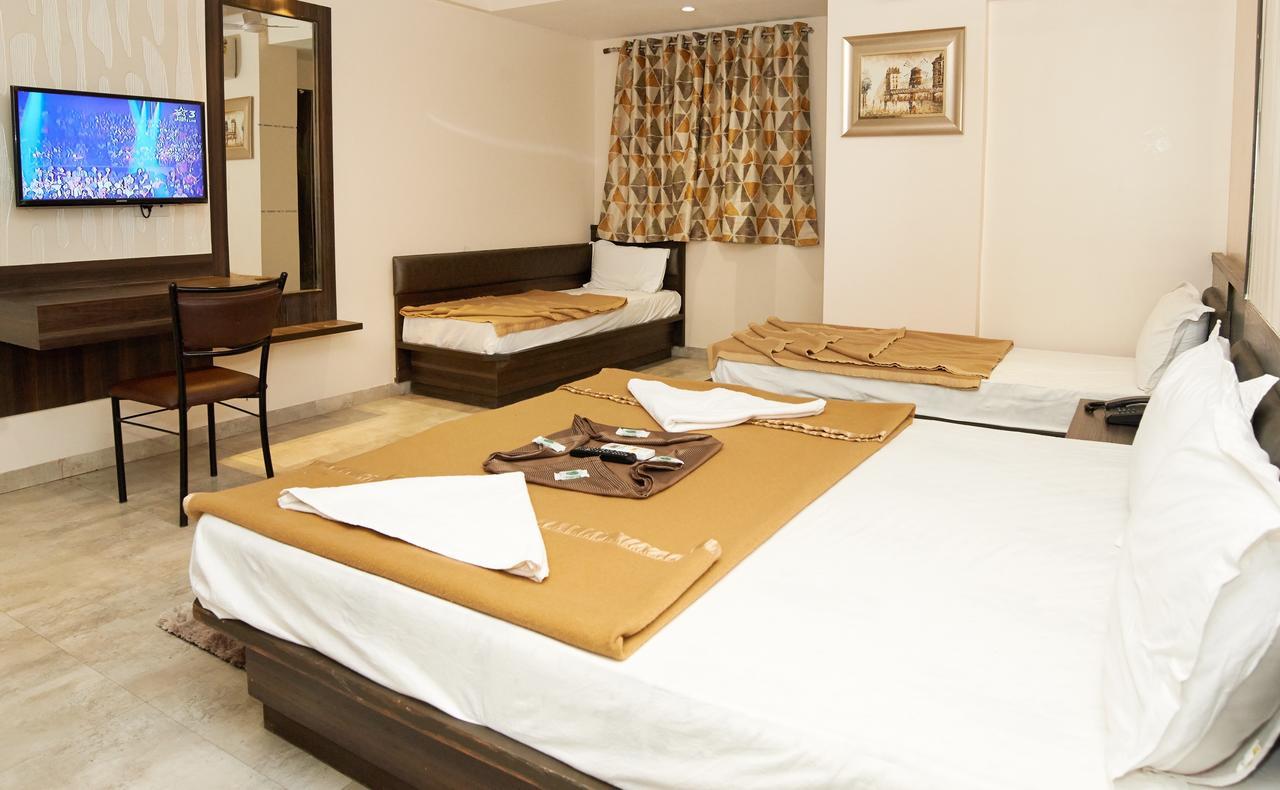 Hotel Sai Suraj Park شيردي المظهر الخارجي الصورة