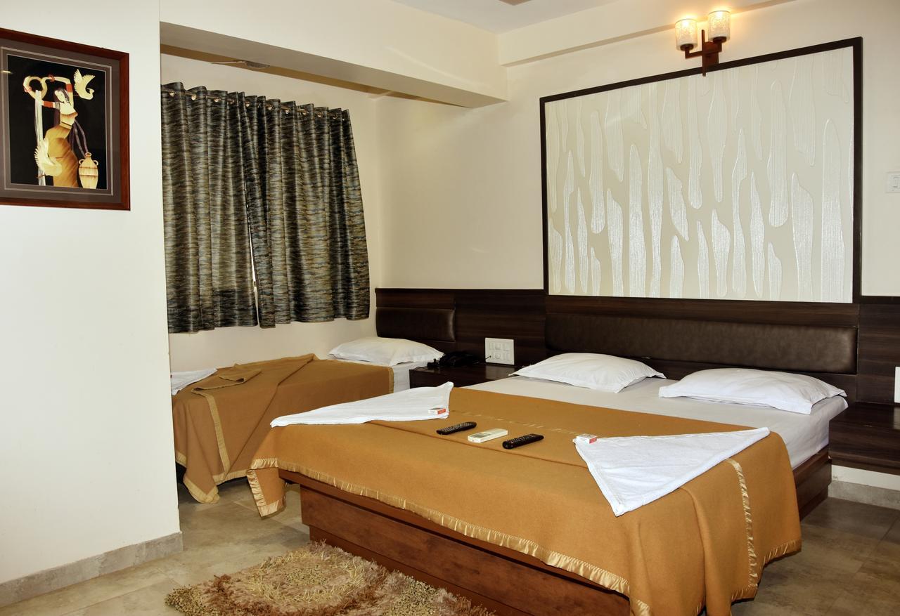 Hotel Sai Suraj Park شيردي المظهر الخارجي الصورة