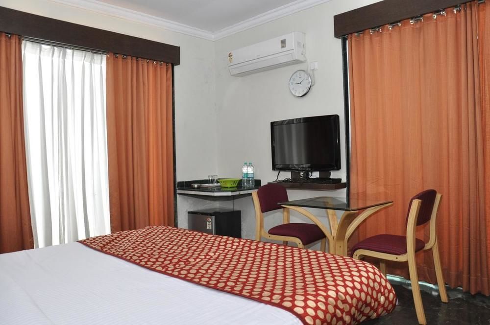 Hotel Sai Suraj Park شيردي المظهر الخارجي الصورة