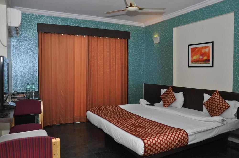 Hotel Sai Suraj Park شيردي المظهر الخارجي الصورة