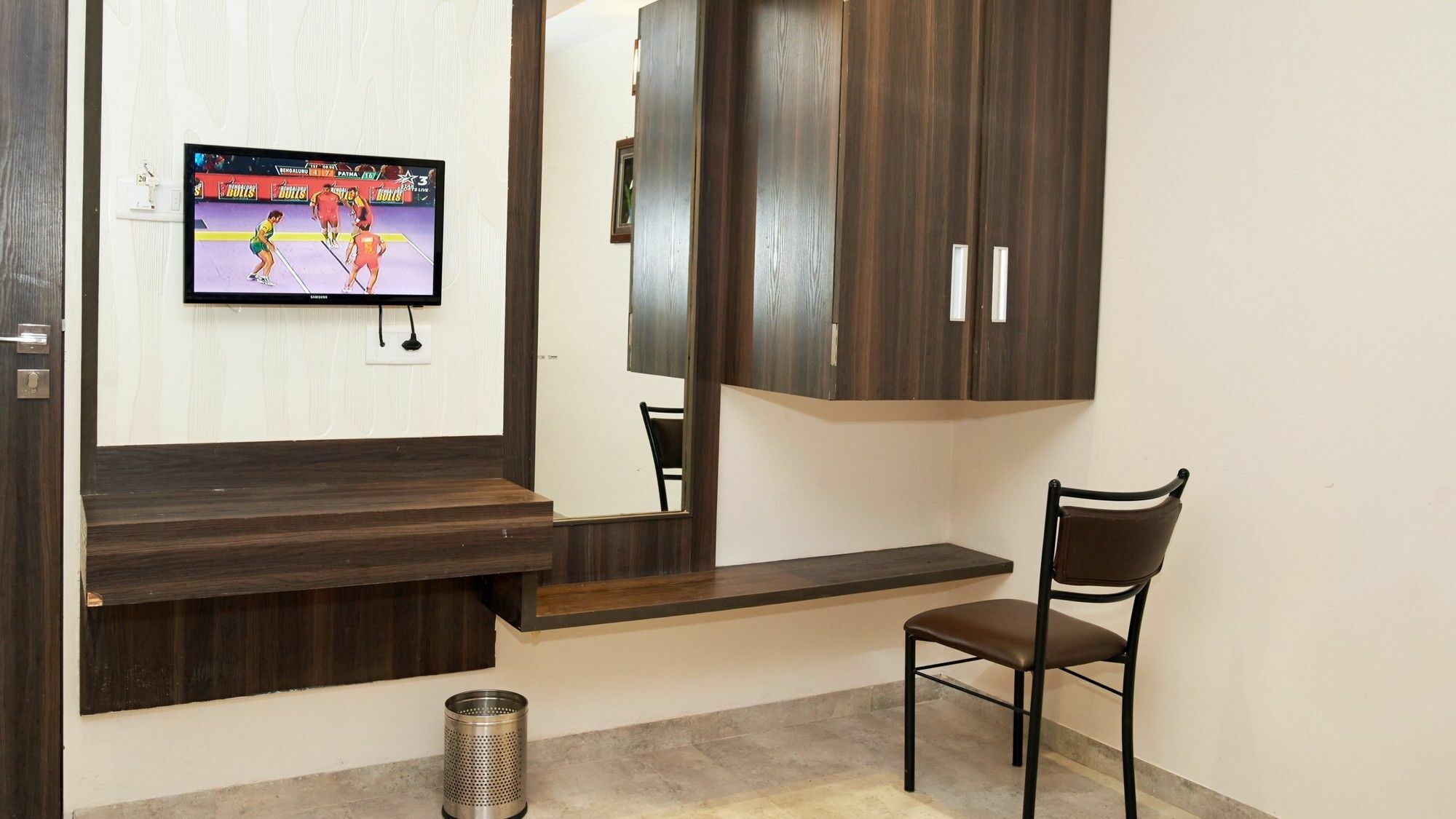 Hotel Sai Suraj Park شيردي المظهر الخارجي الصورة