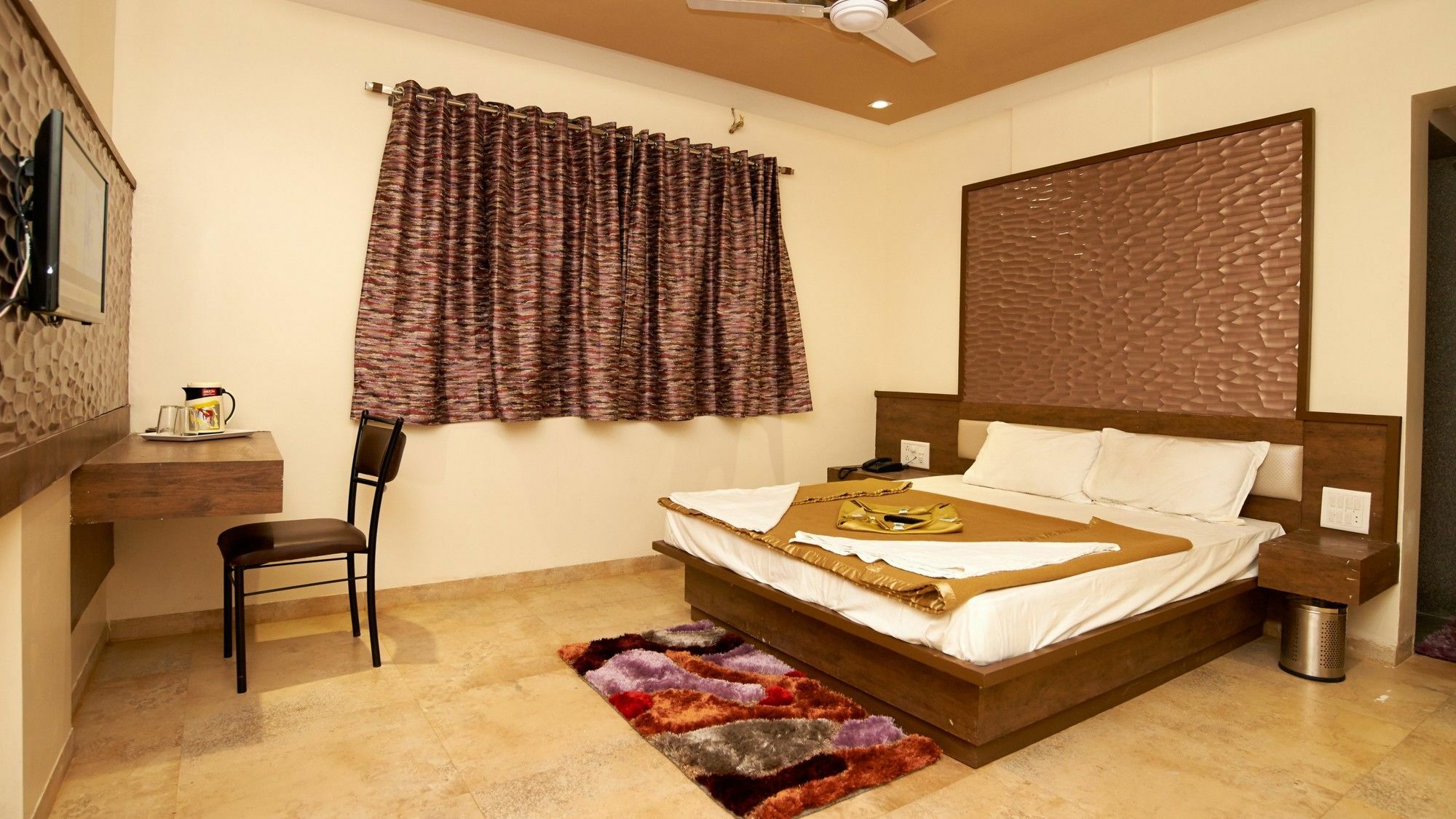 Hotel Sai Suraj Park شيردي المظهر الخارجي الصورة