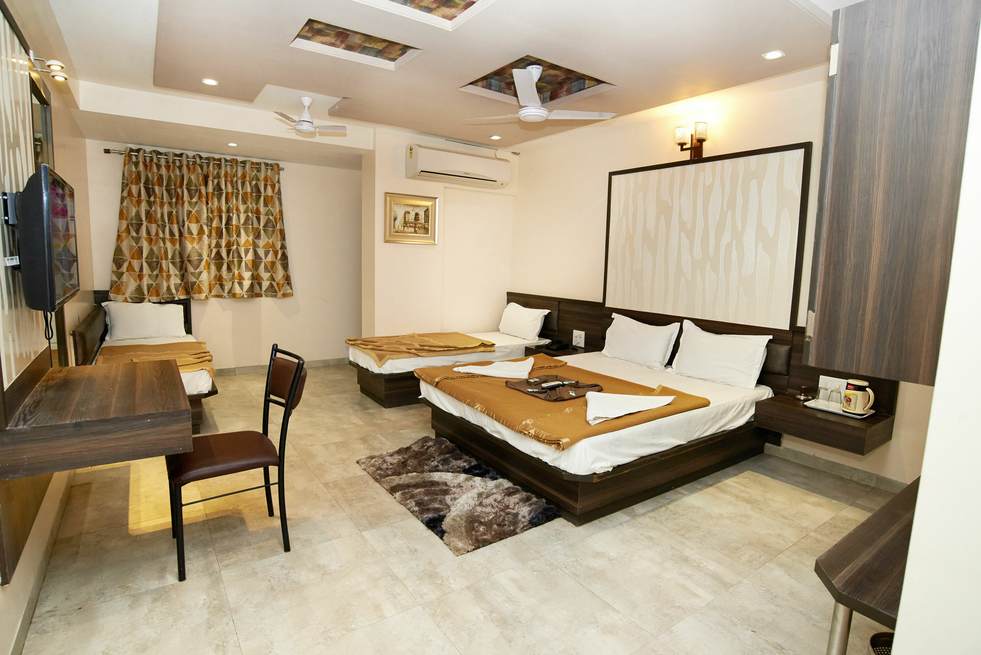 Hotel Sai Suraj Park شيردي المظهر الخارجي الصورة