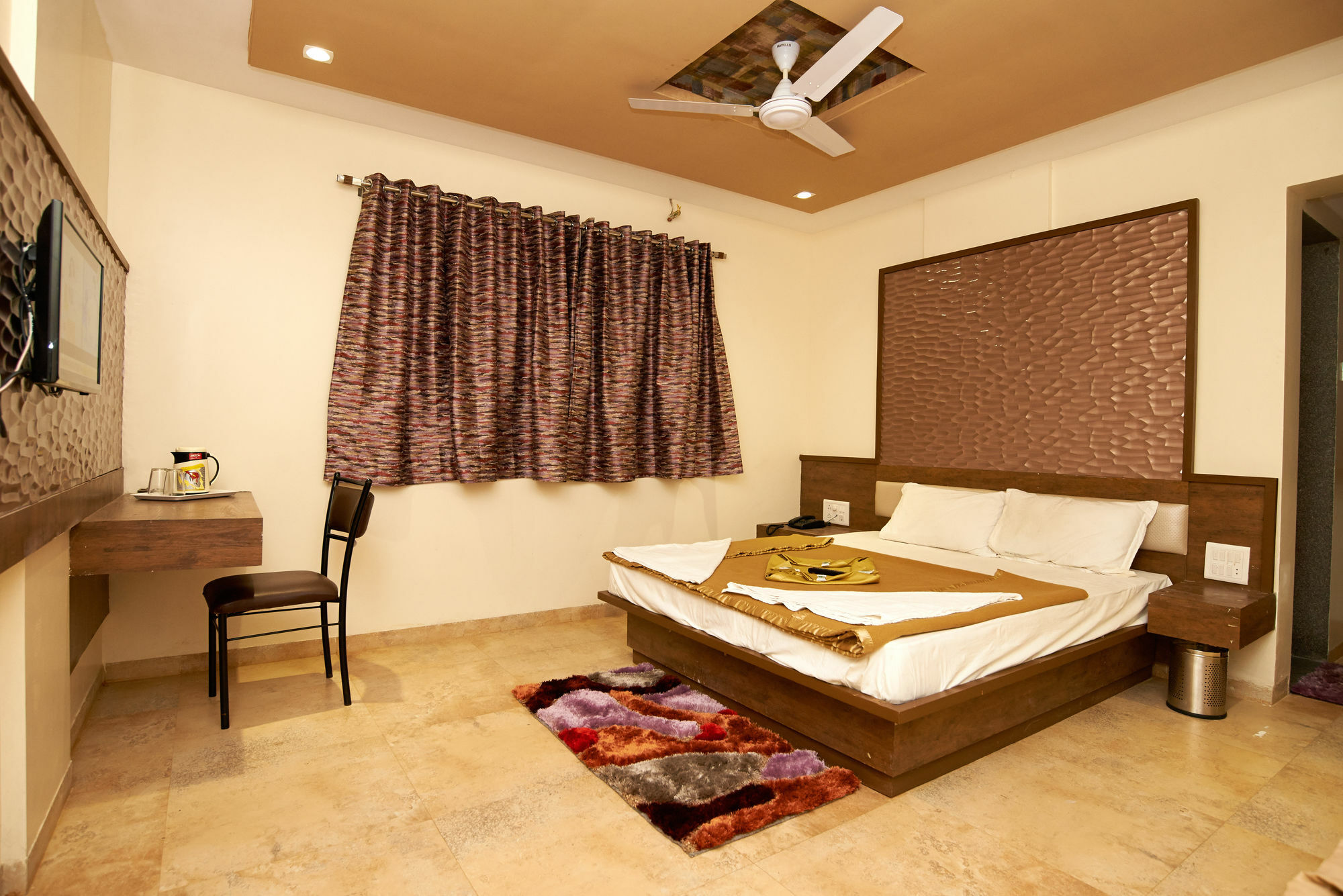 Hotel Sai Suraj Park شيردي المظهر الخارجي الصورة
