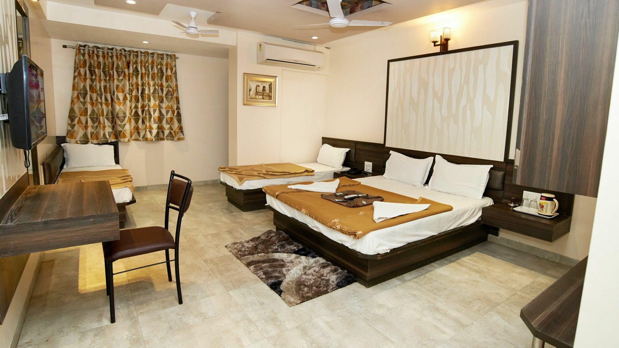 Hotel Sai Suraj Park شيردي المظهر الخارجي الصورة