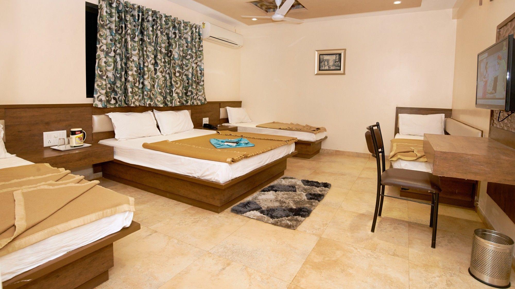 Hotel Sai Suraj Park شيردي المظهر الخارجي الصورة