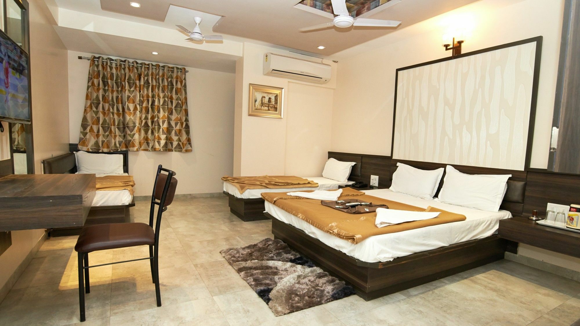 Hotel Sai Suraj Park شيردي المظهر الخارجي الصورة